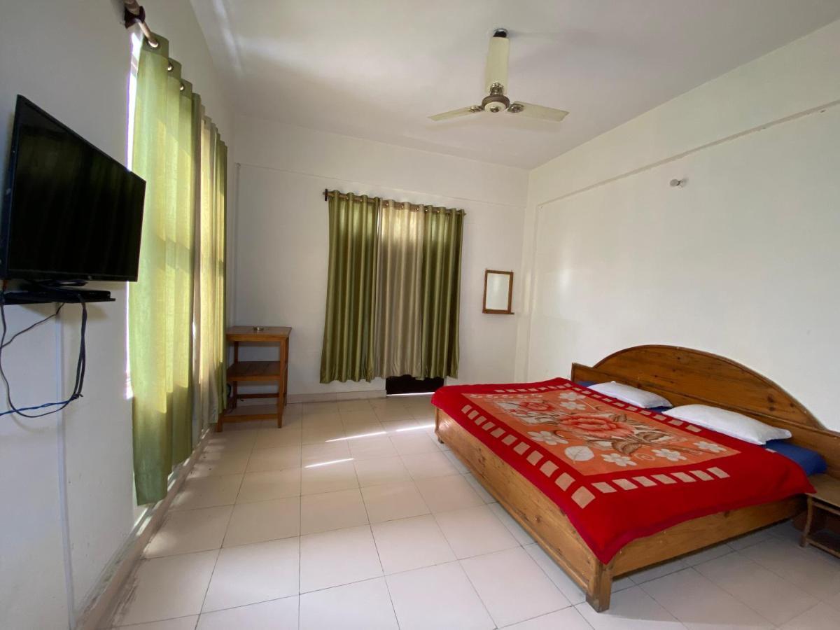 Kanara Hotel Bhīm Tāl Екстериор снимка